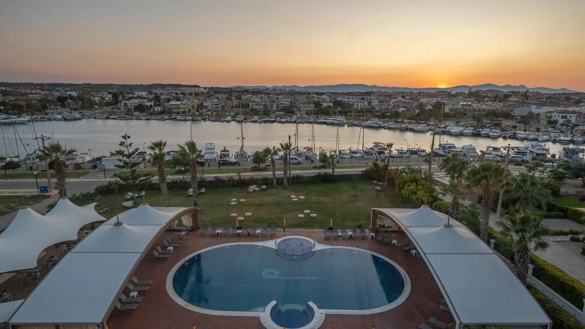 Sisus Marina Hotel Çeşme