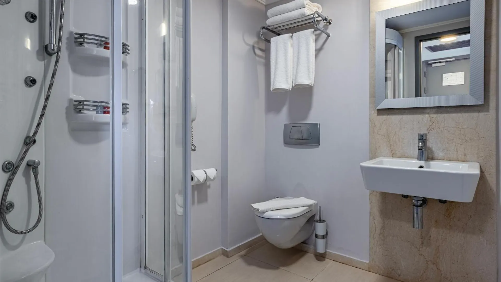Sisus Marina Hotel Çeşme